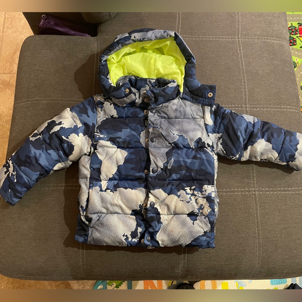 Gap boys winter coat, 4T, blue army print
